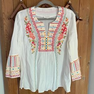 beachlunchlounge White Tunic with Multicolor Embroidery